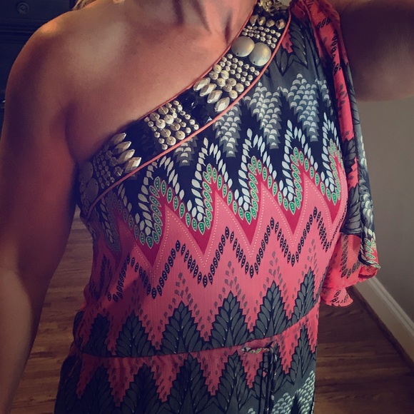 Off shoulder dress - Picture 2 of 3